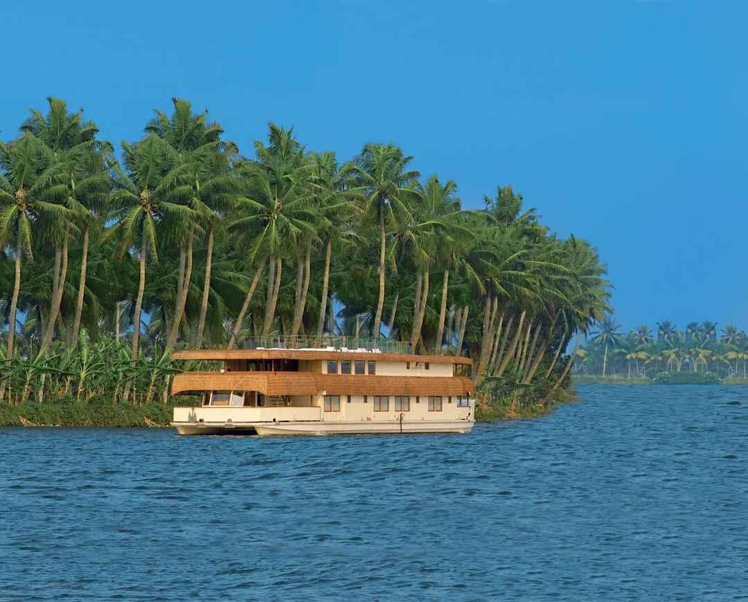The Luxury Vrinda – A Luxury Backwater Cruise iages.jpg